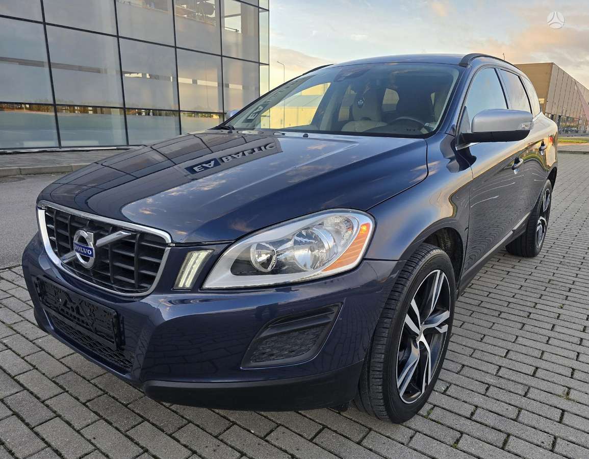 Volvo XC60 2012 — photo 10