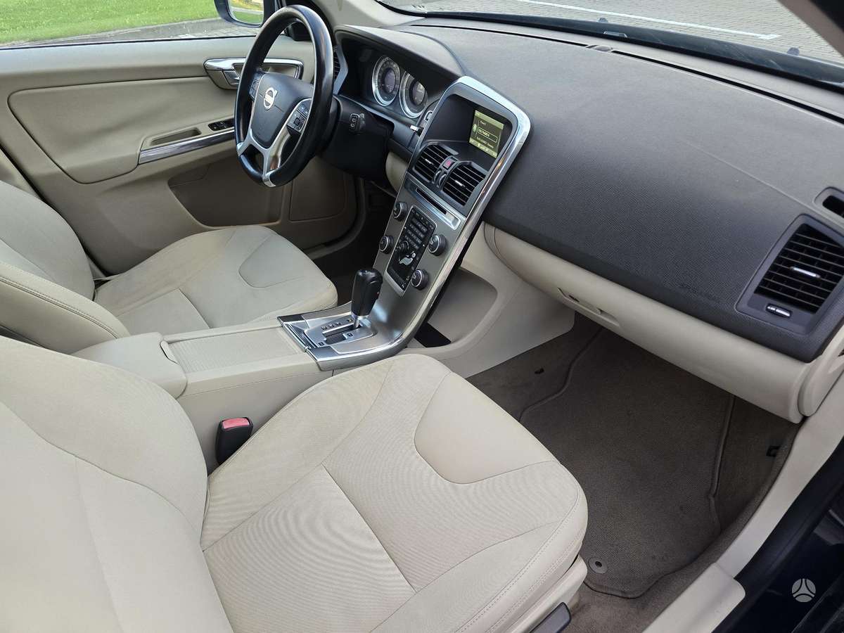 Volvo XC60 2012 — photo 12