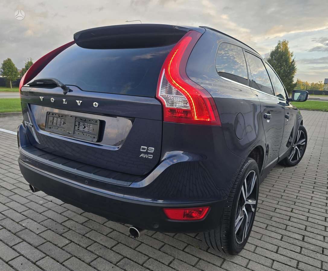 Volvo XC60 2012 — rear view