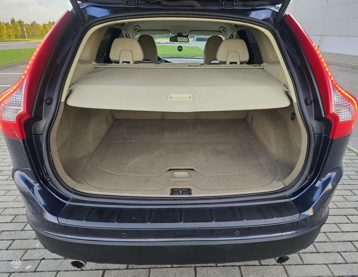 Volvo XC60 2012 — photo 29