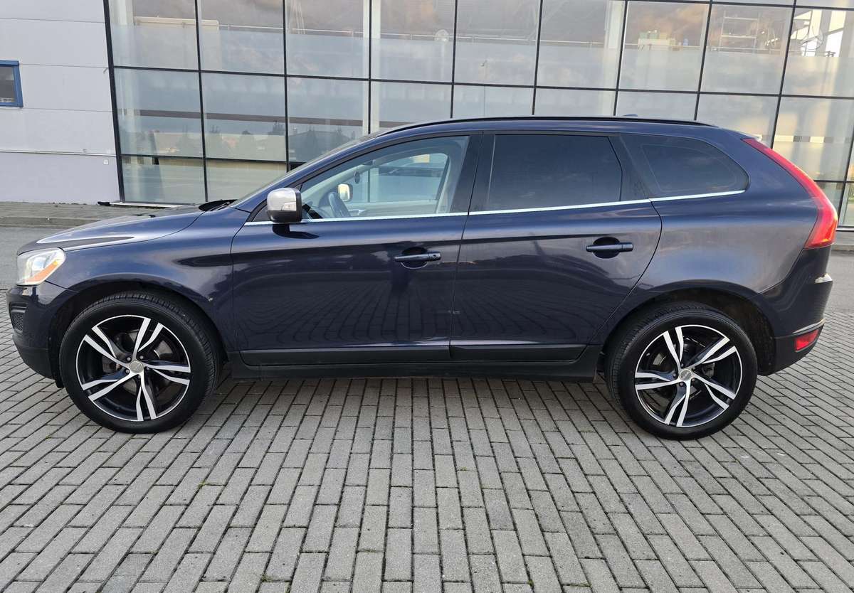 Volvo XC60 2012 — interior