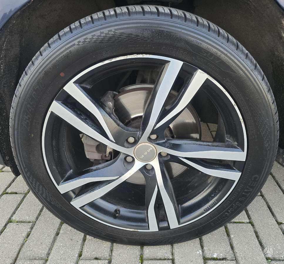 Volvo XC60 2012 — photo 35