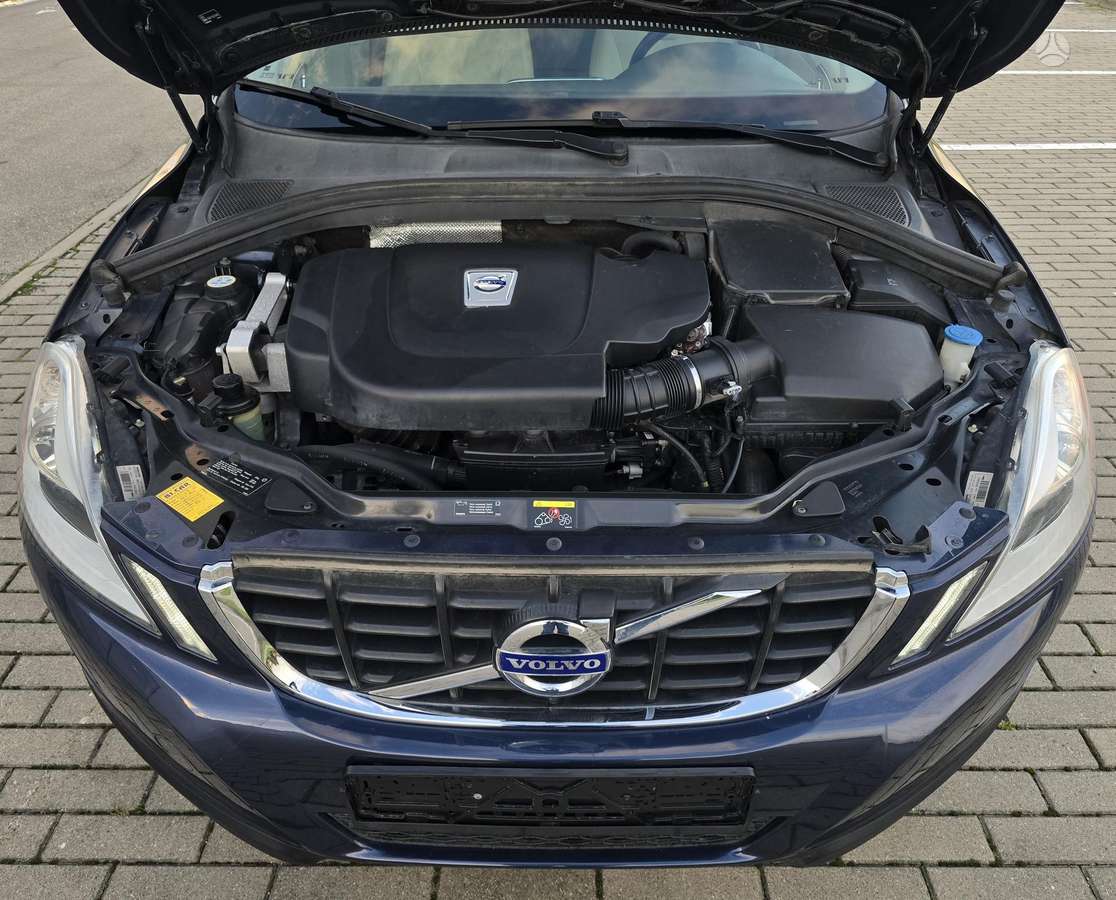Volvo XC60 2012 — photo 37