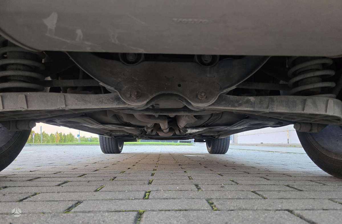 Volvo XC60 2012 — photo 39