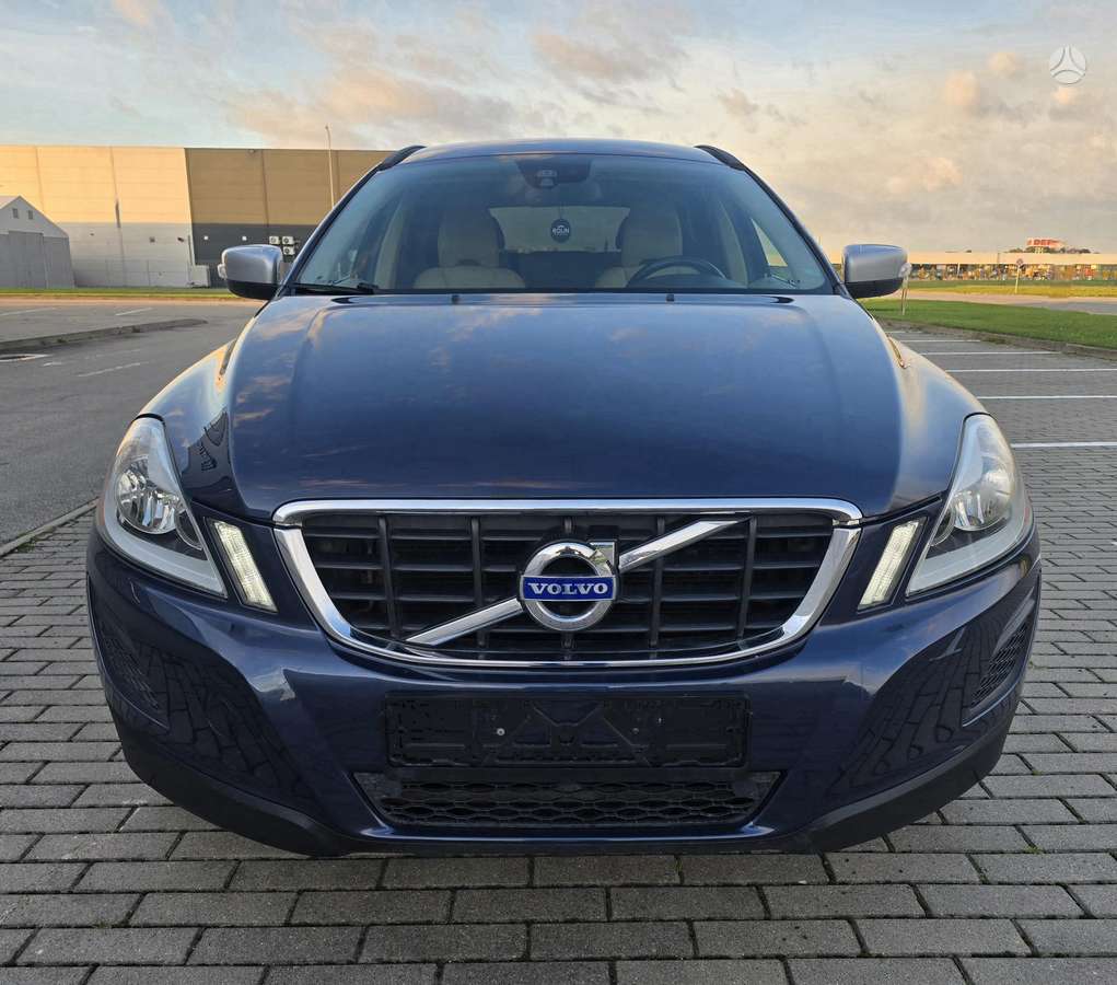 Volvo XC60 2012 — photo 9
