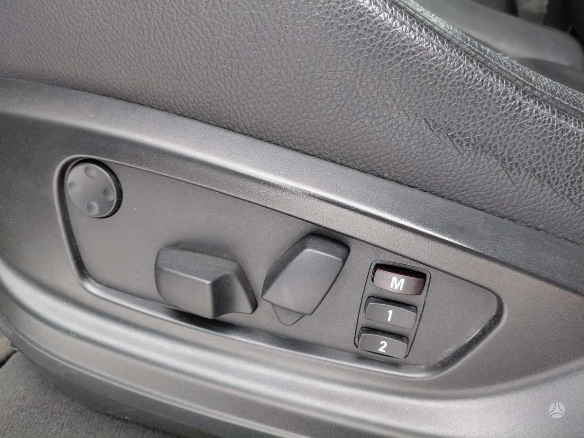 BMW X5 2010 — фото 13