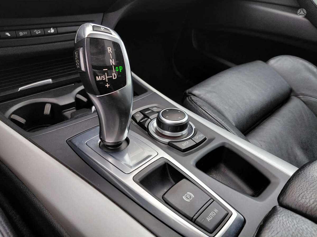 BMW X5 2010 — фото 14