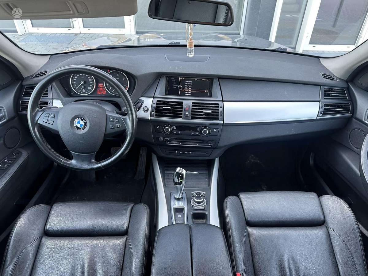 BMW X5 2010 — фото 15