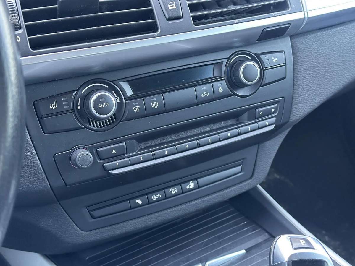 BMW X5 2010 — фото 20