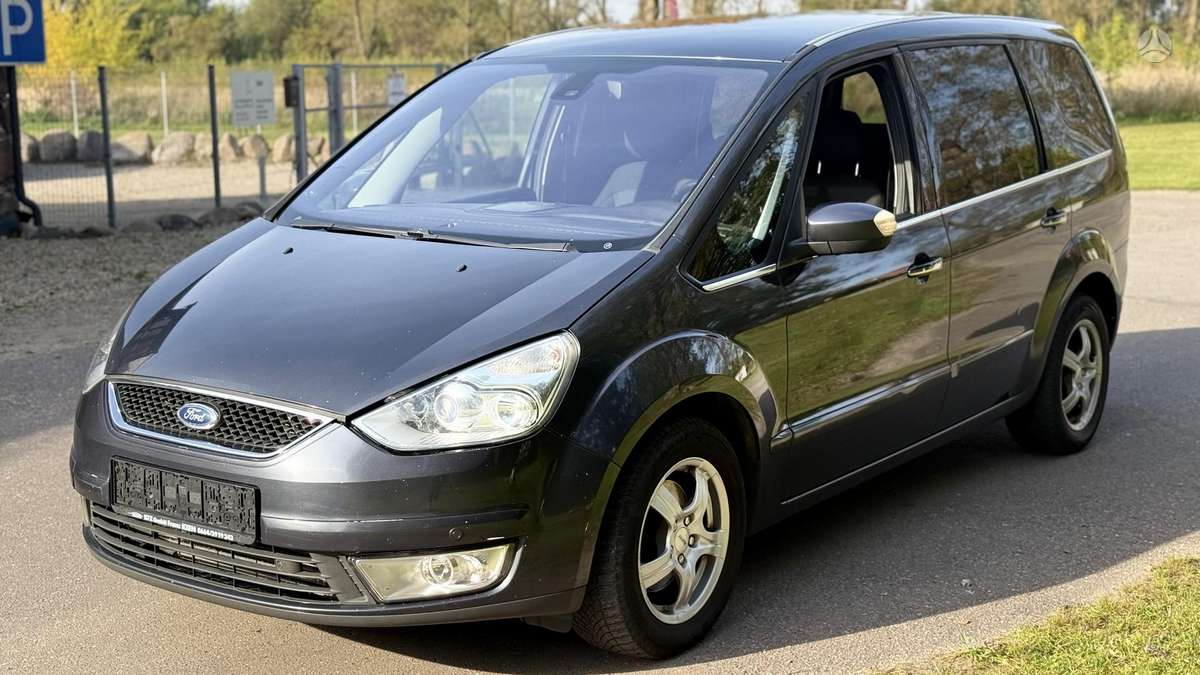 Ford Galaxy 2010 — photo 16