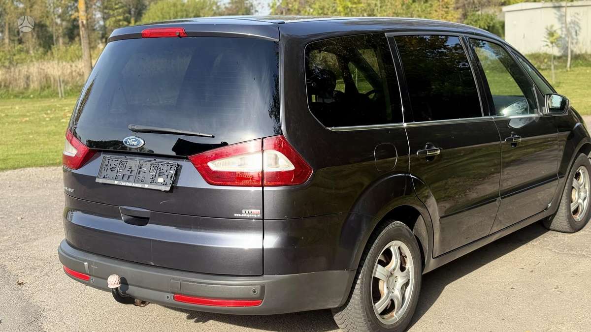 Ford Galaxy 2010 — photo 5