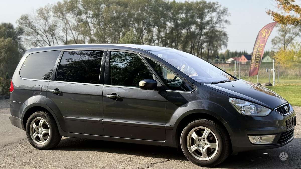 Ford Galaxy 2010 — photo 8