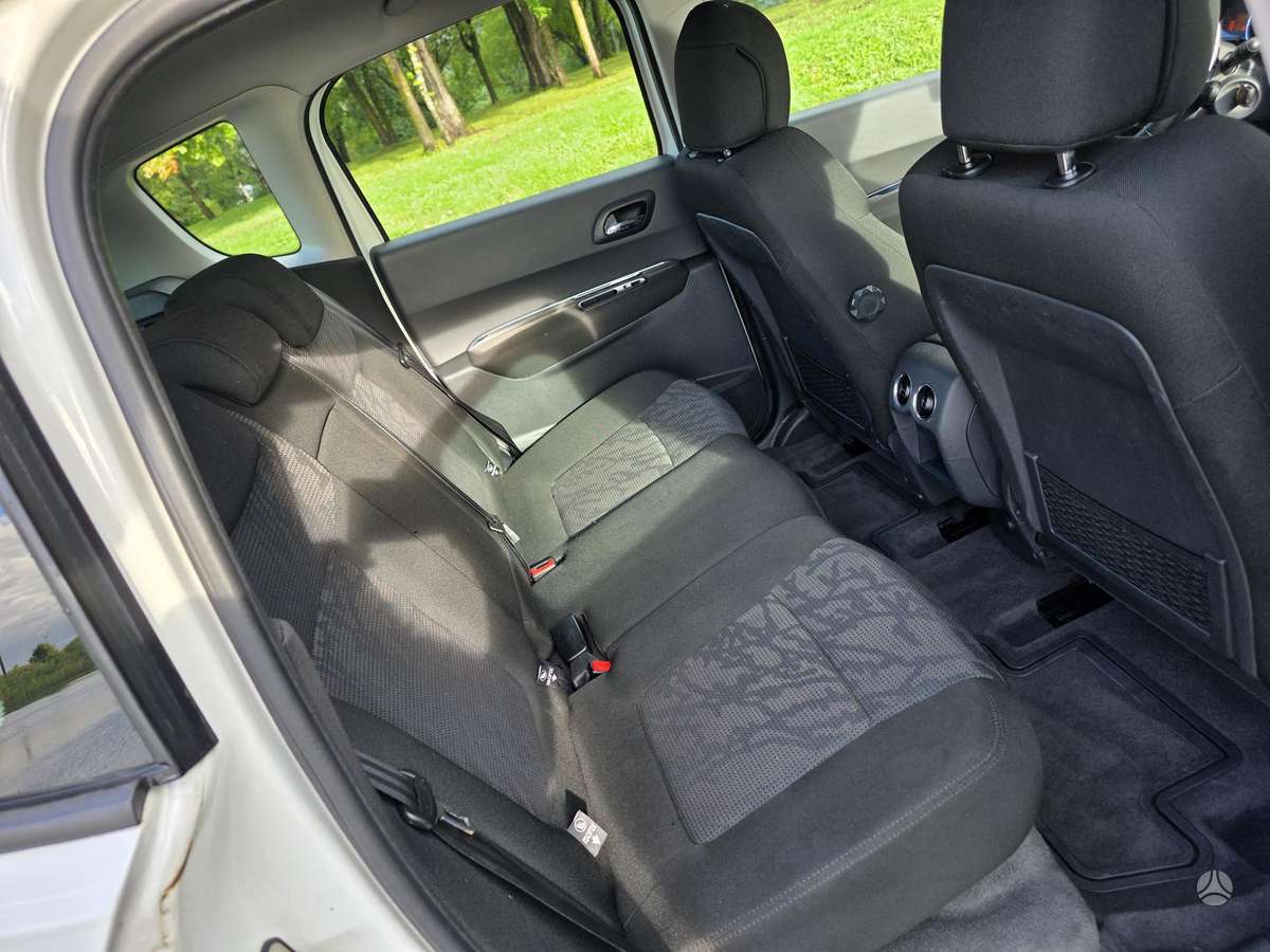 Peugeot 3008 2010 — photo 12