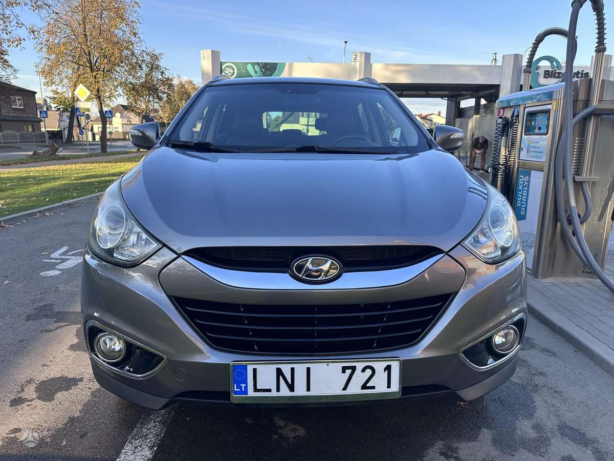Hyundai ix35 2013 — вигляд ззаду
