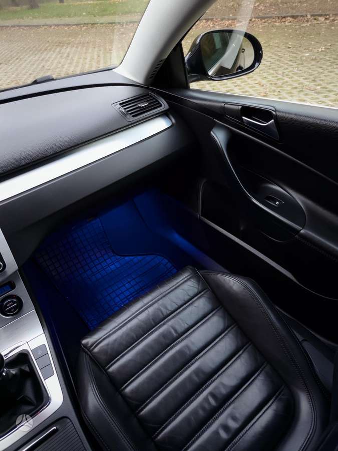Volkswagen Passat 2009 — photo 17