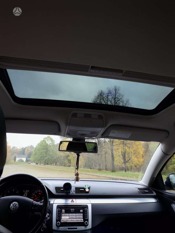 Volkswagen Passat 2009 — photo 18