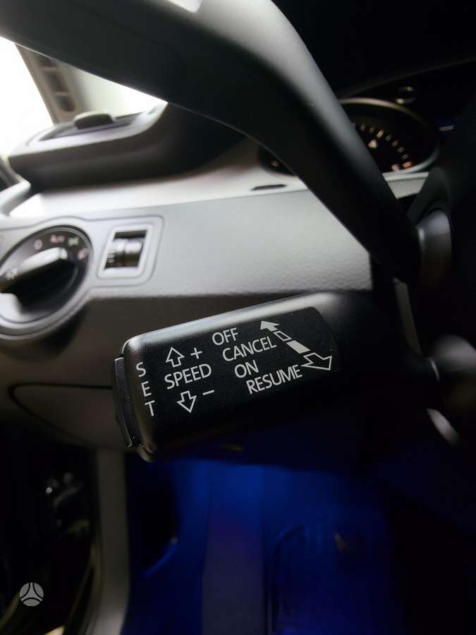 Volkswagen Passat 2009 — photo 21