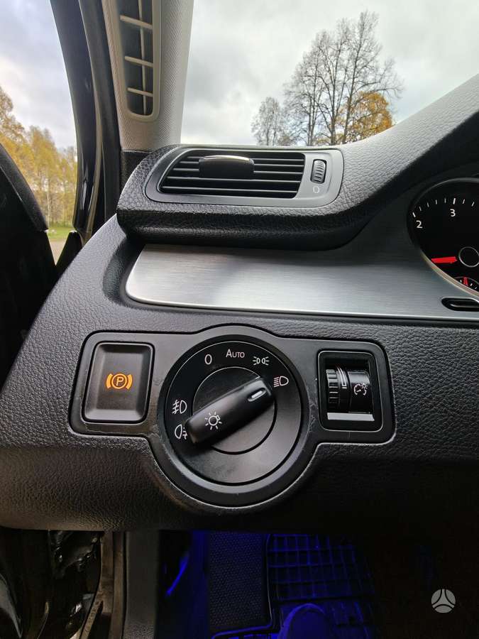 Volkswagen Passat 2009 — photo 23