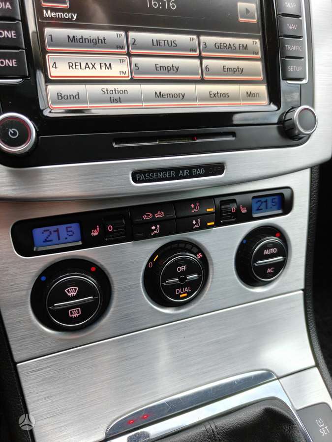 Volkswagen Passat 2009 — photo 24