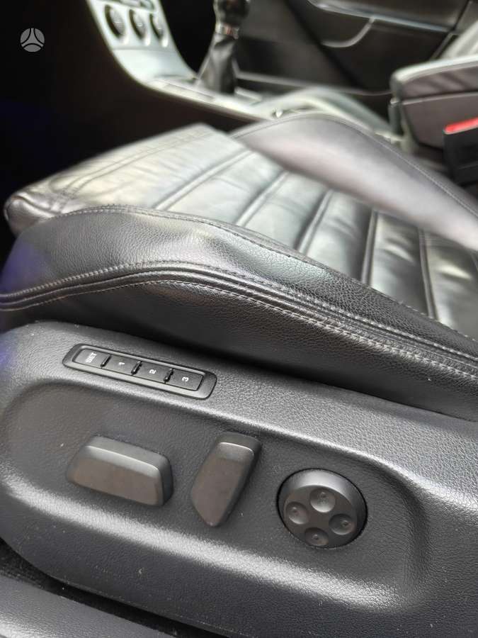 Volkswagen Passat 2009 — photo 25