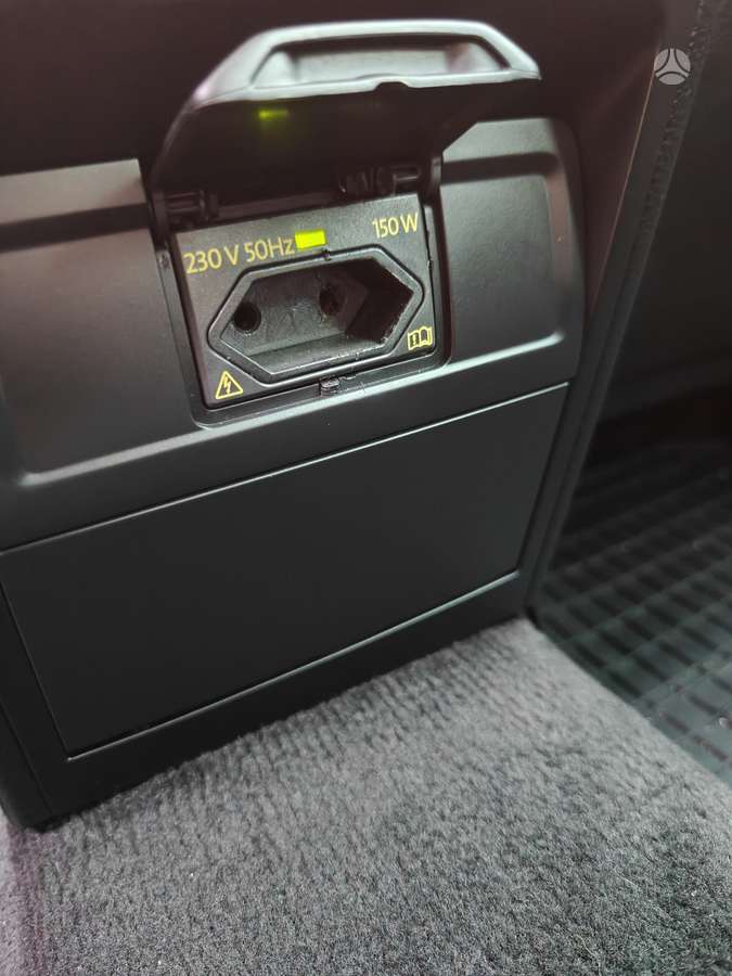Volkswagen Passat 2009 — photo 29