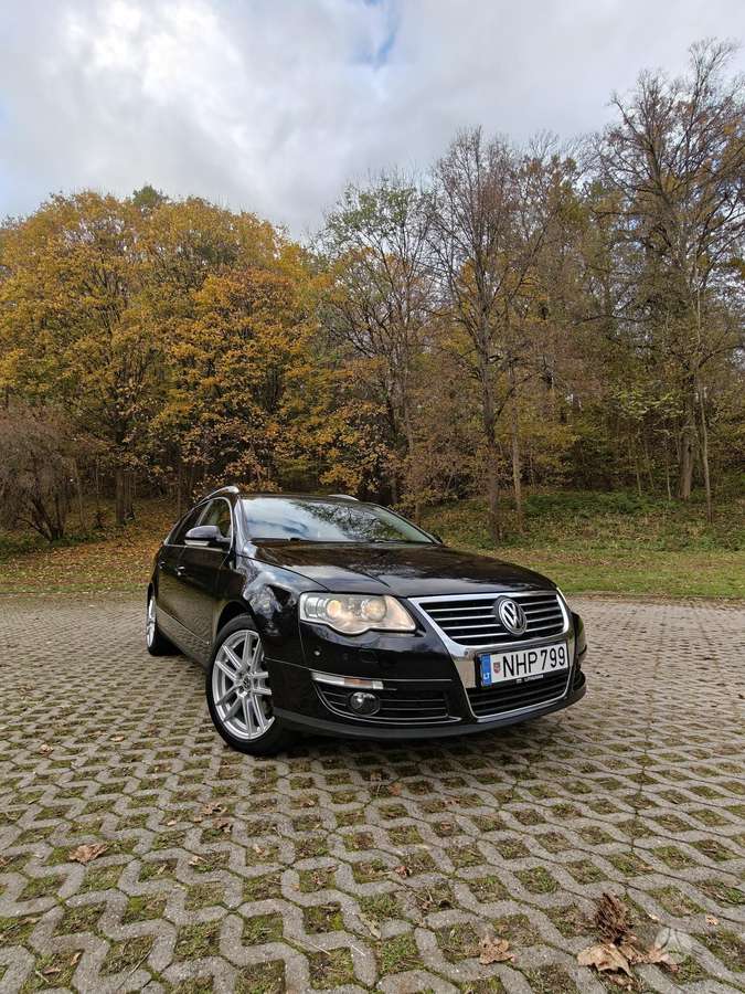 Volkswagen Passat 2009 — interior