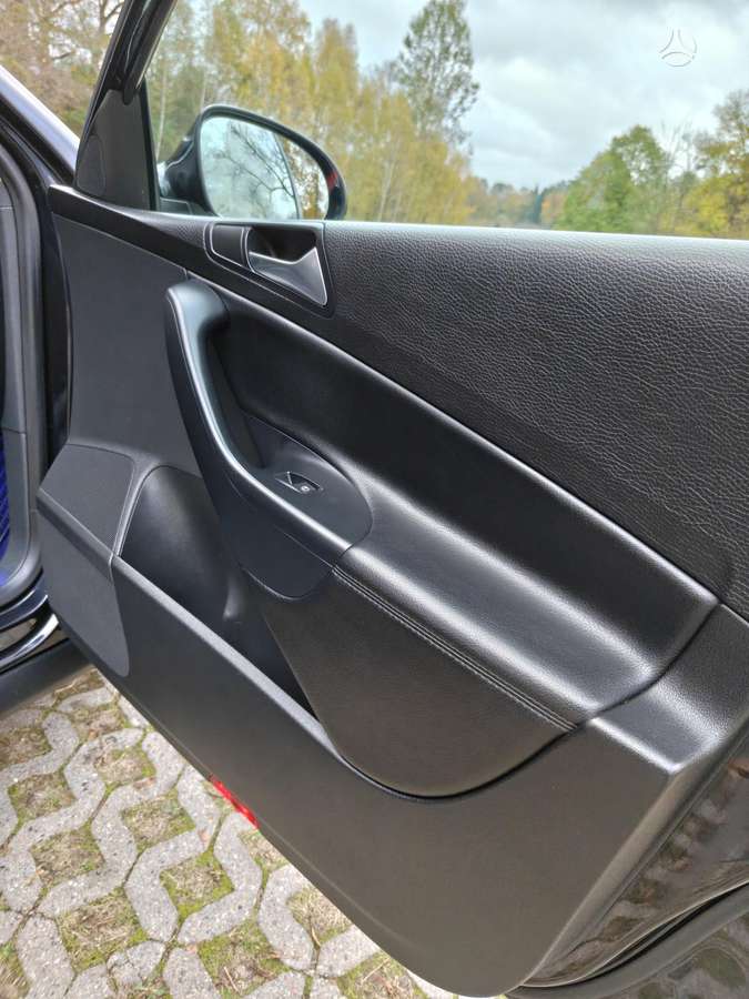 Volkswagen Passat 2009 — photo 32