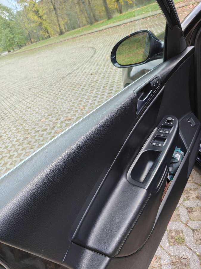 Volkswagen Passat 2009 — photo 35
