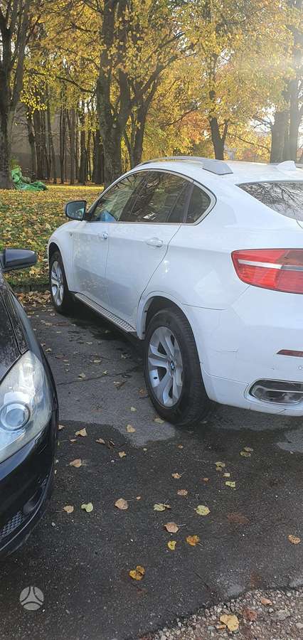 BMW X6 2009 — салон