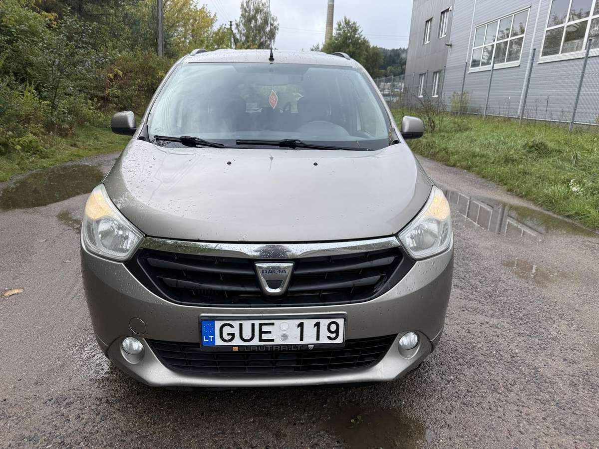 Dacia Lodgy 2013 — вигляд ззаду