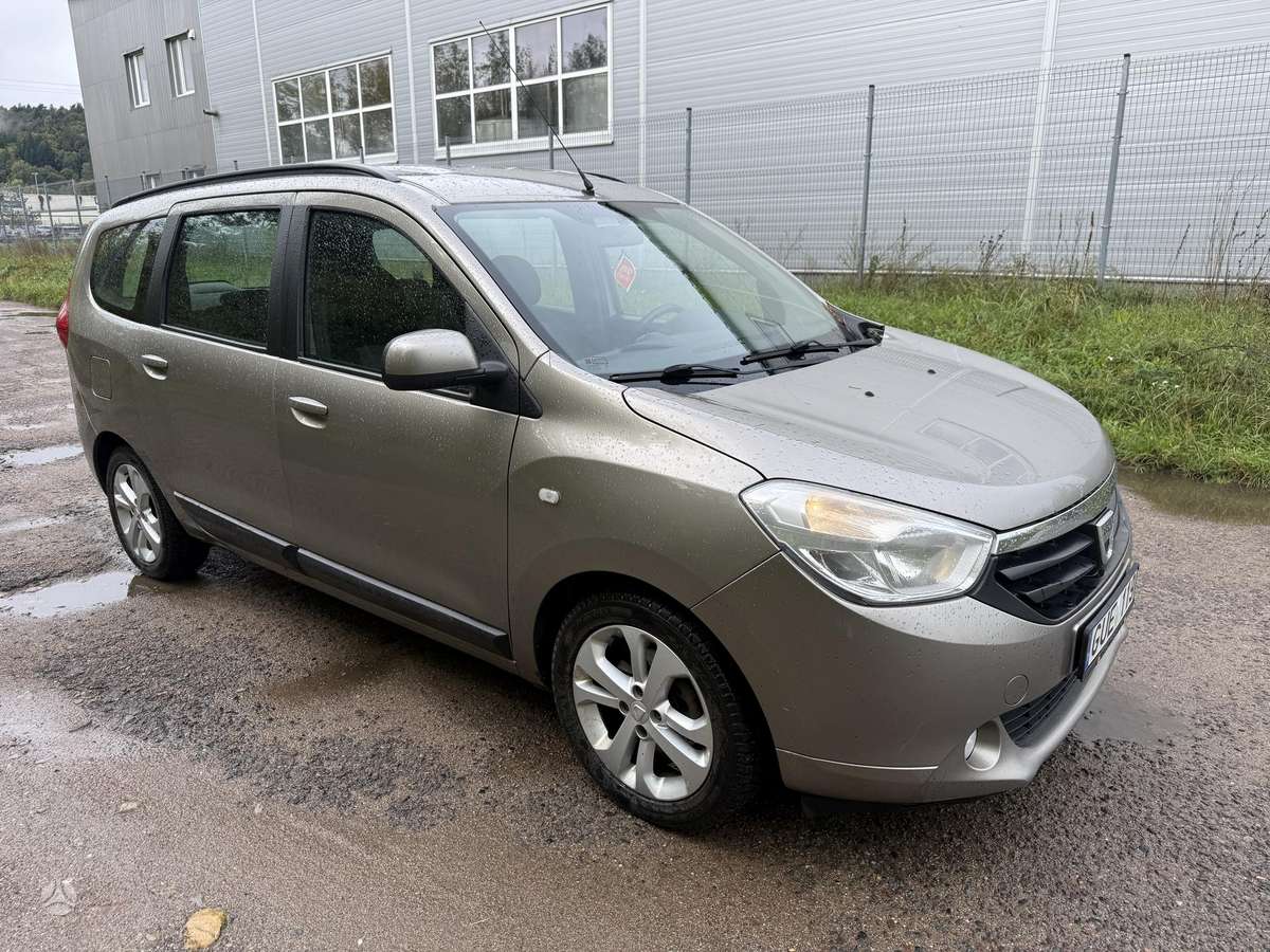 Dacia Lodgy 2013 — салон