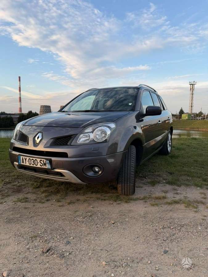 Renault Koleos 2010 — rear view