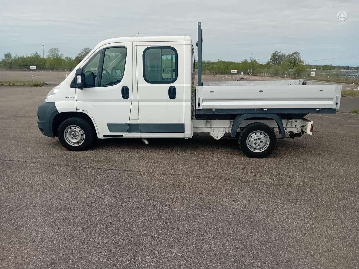 Fiat Ducato 2012 — rear view