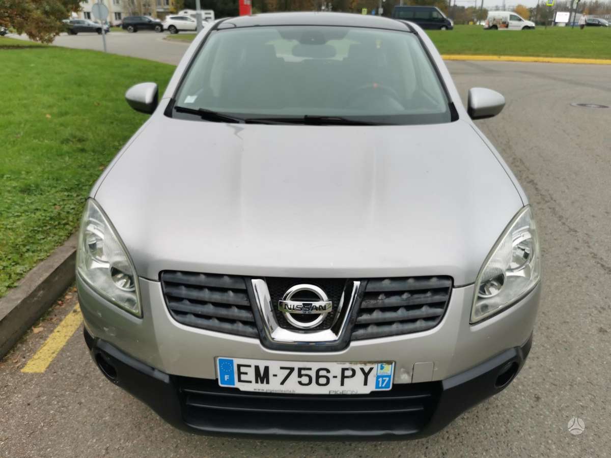 Nissan Qashqai 2008 — rear view