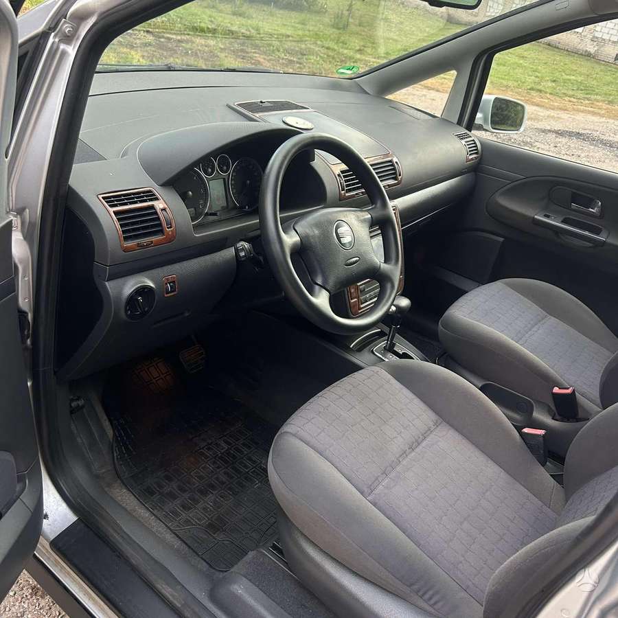 Seat Alhambra 2007 — photo 6