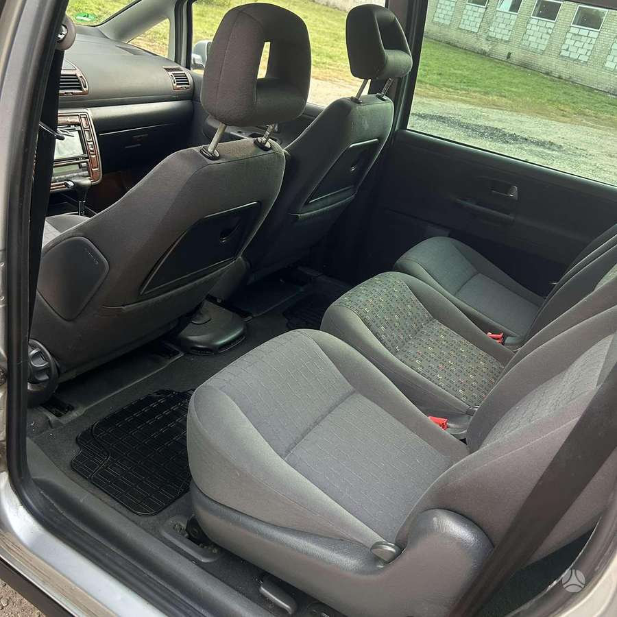 Seat Alhambra 2007 — photo 7