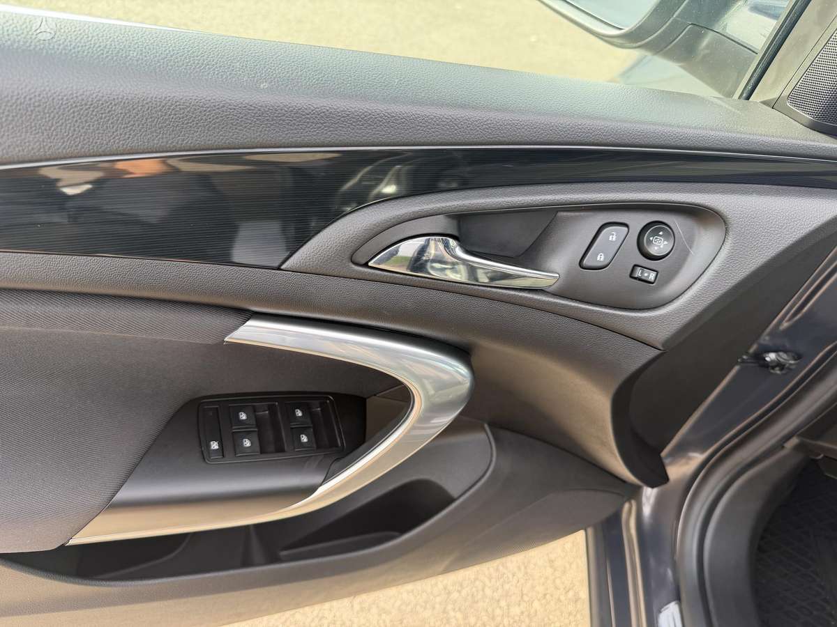 Opel Insignia 2014 — photo 11