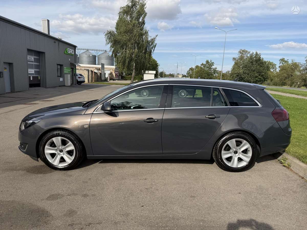 Opel Insignia 2014 — rear view