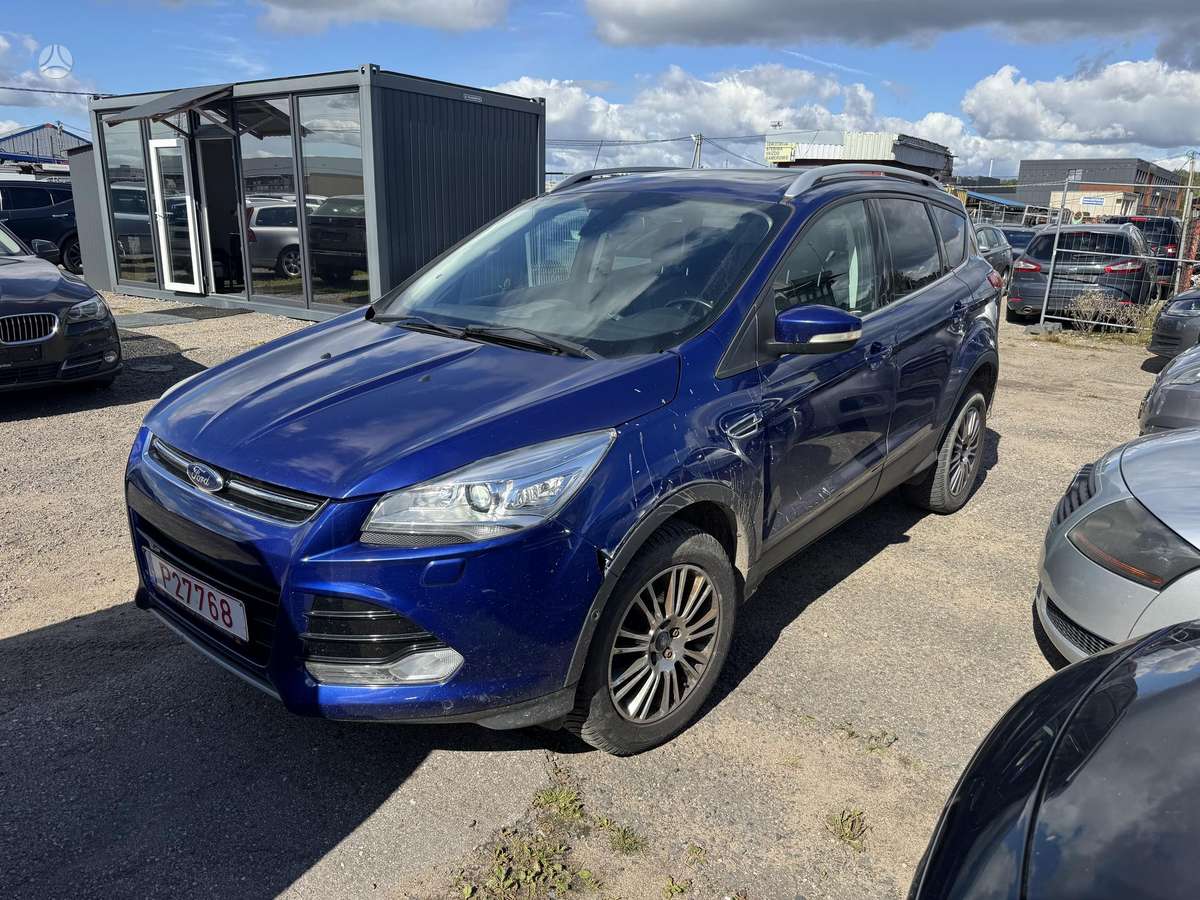Ford Kuga 2014 — rear view
