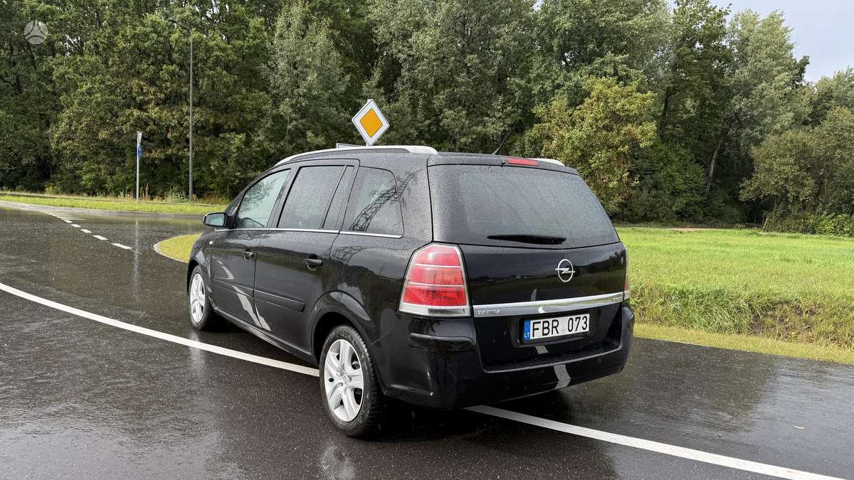 Opel Zafira 2006 — interior