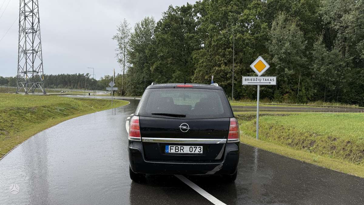 Opel Zafira 2006 — engine 1910 cm³, 120 HP (88kW)