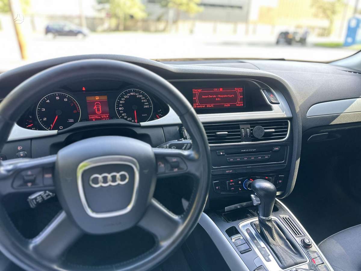 Audi A4 2009 — photo 10