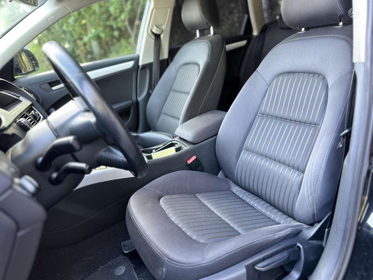 Audi A4 2009 — photo 13