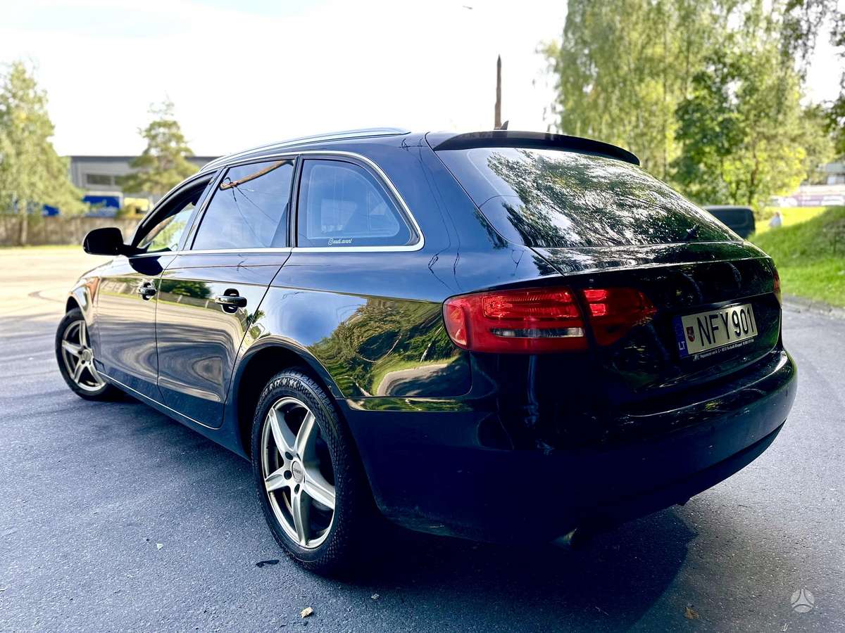 Audi A4 2009 — photo 8