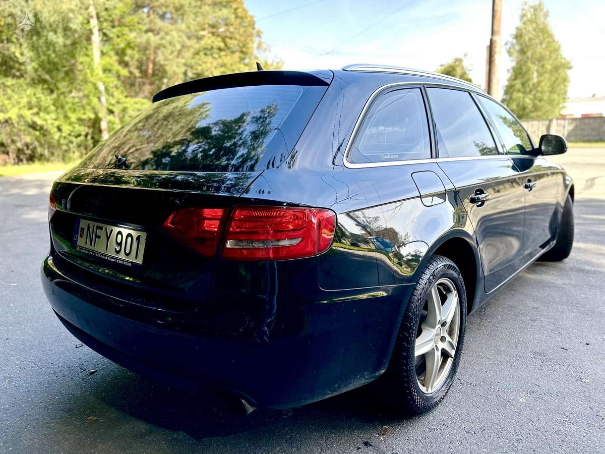 Audi A4 2009 — photo 9