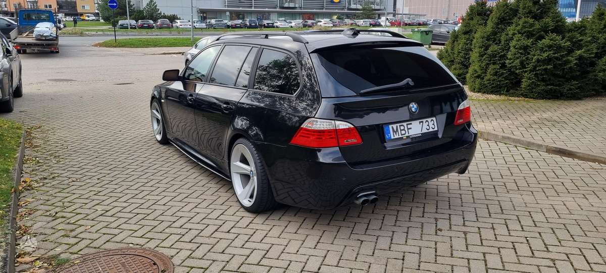 BMW 525 2005 — interior