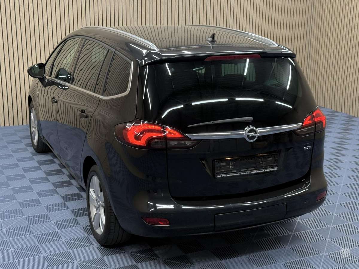 Opel Zafira 2014 — photo 10