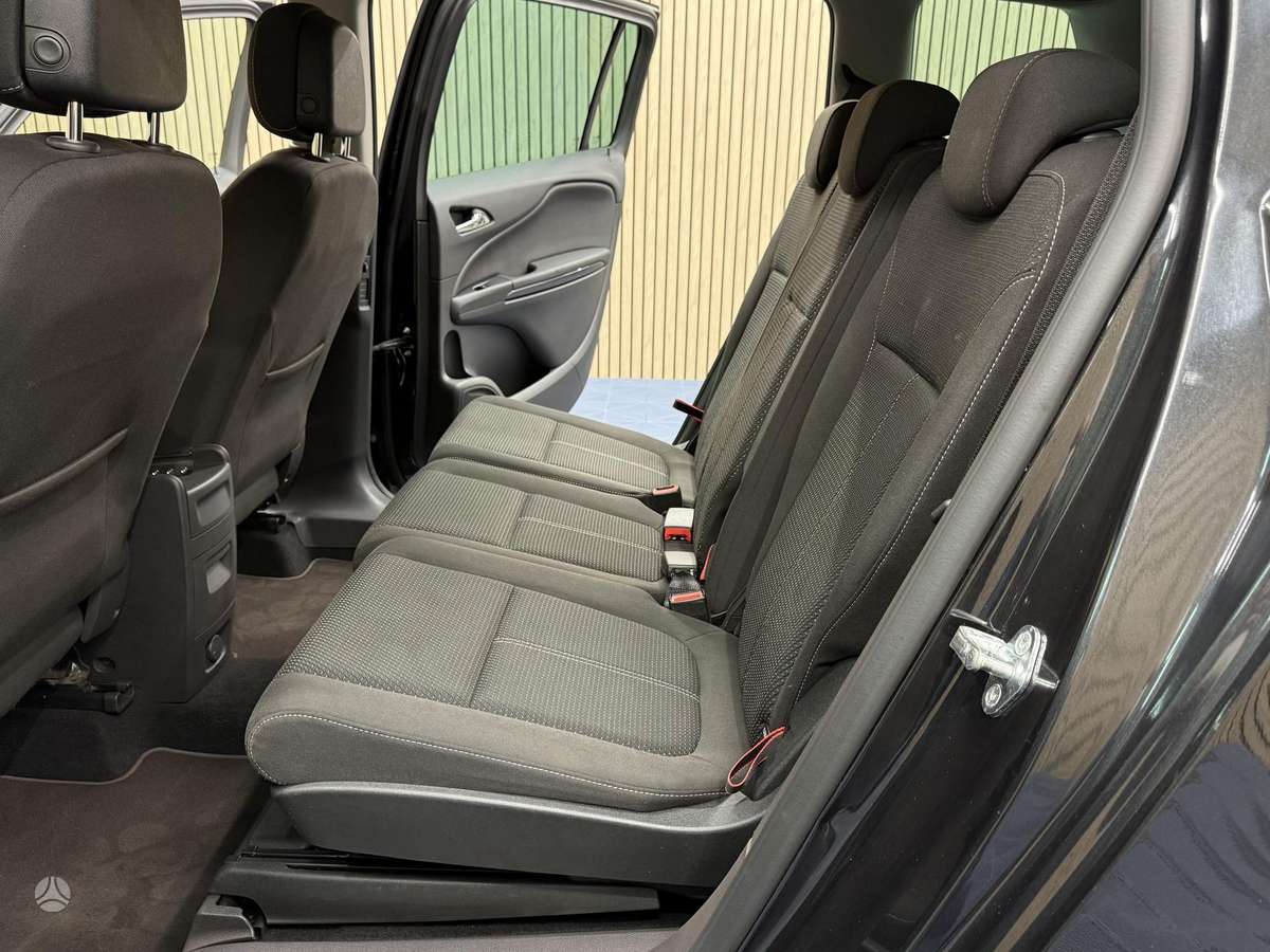 Opel Zafira 2014 — photo 16