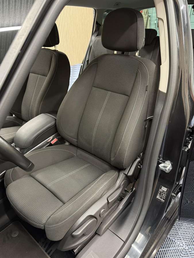 Opel Zafira 2014 — photo 17