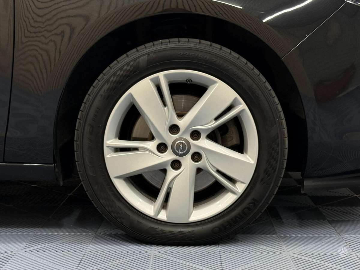 Opel Zafira 2014 — photo 29